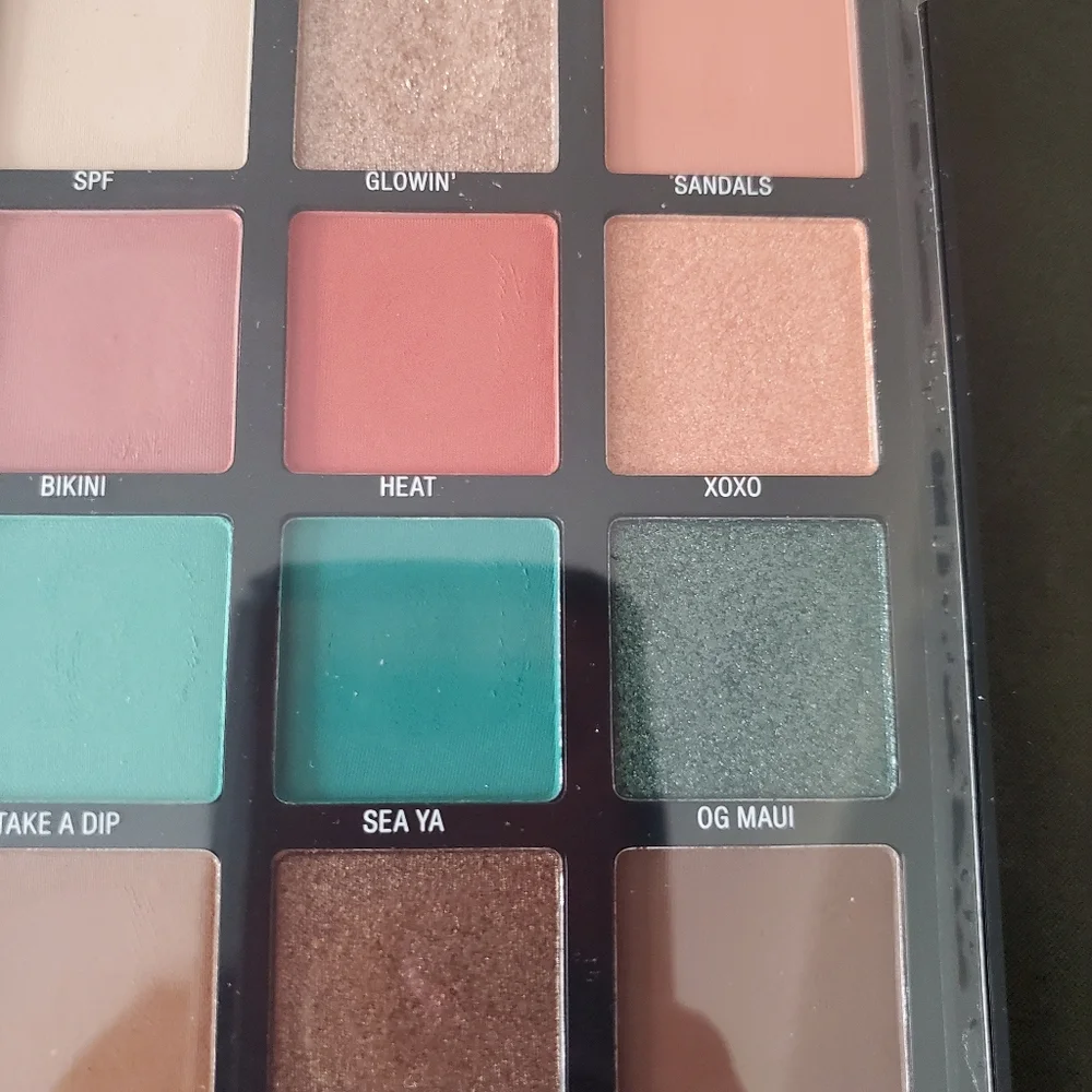 L.A. girl Hey Hey Vacay eyeshadow palette